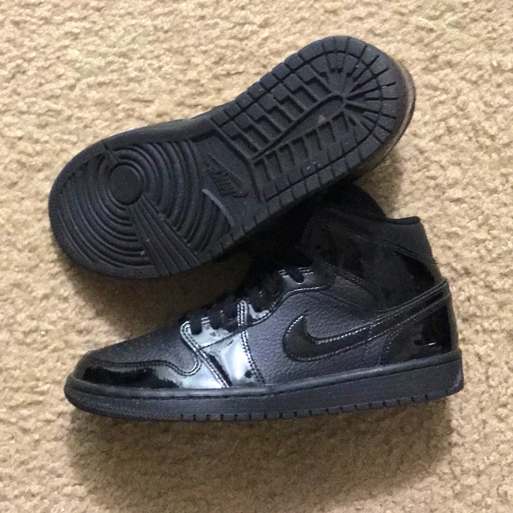 Air Jordan 1 Mid Black Size 8.5